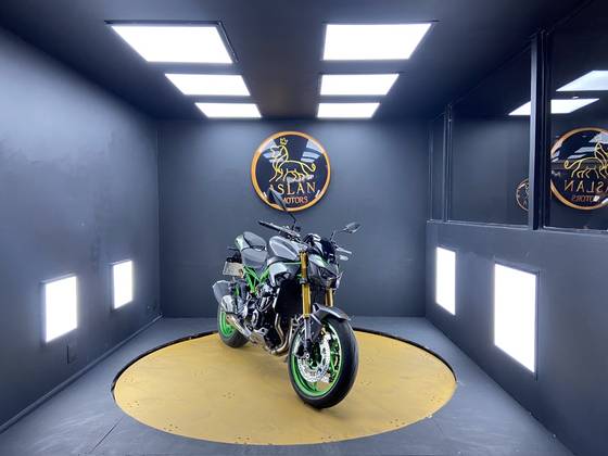 KAWASAKI Z900 R EDITION 